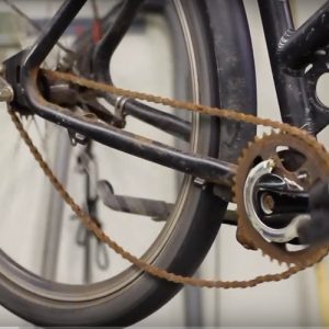 Verroeste fietsketting
