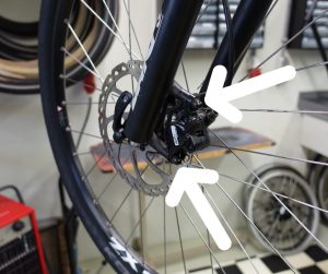 Schijfremmen afstellen bouten